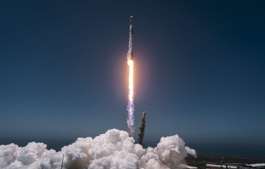 SpaceX赢得16亿美元军事卫星网络发射订单