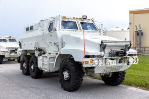 SpaceX 从 Crew-13 开始用 Cybertruck 替换 MRAP 装甲车