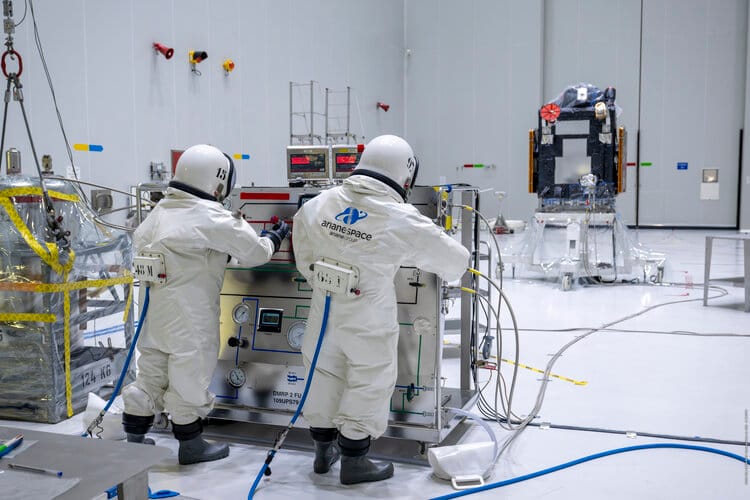 欧空局光合作用卫星加注燃料