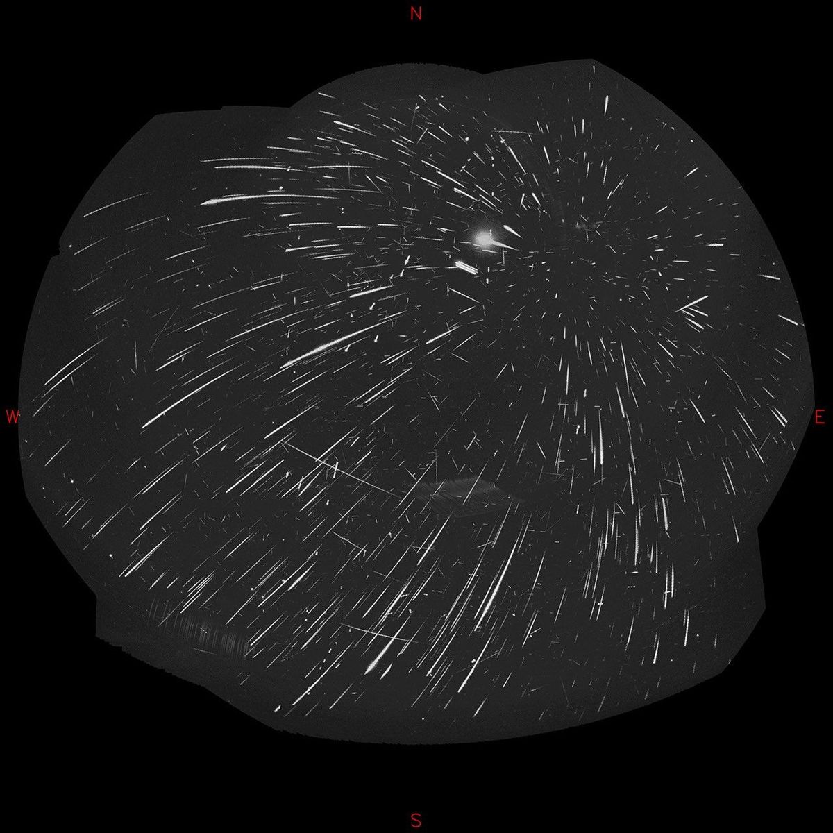 APOD：2026年8月22日——英仙座流星雨为主