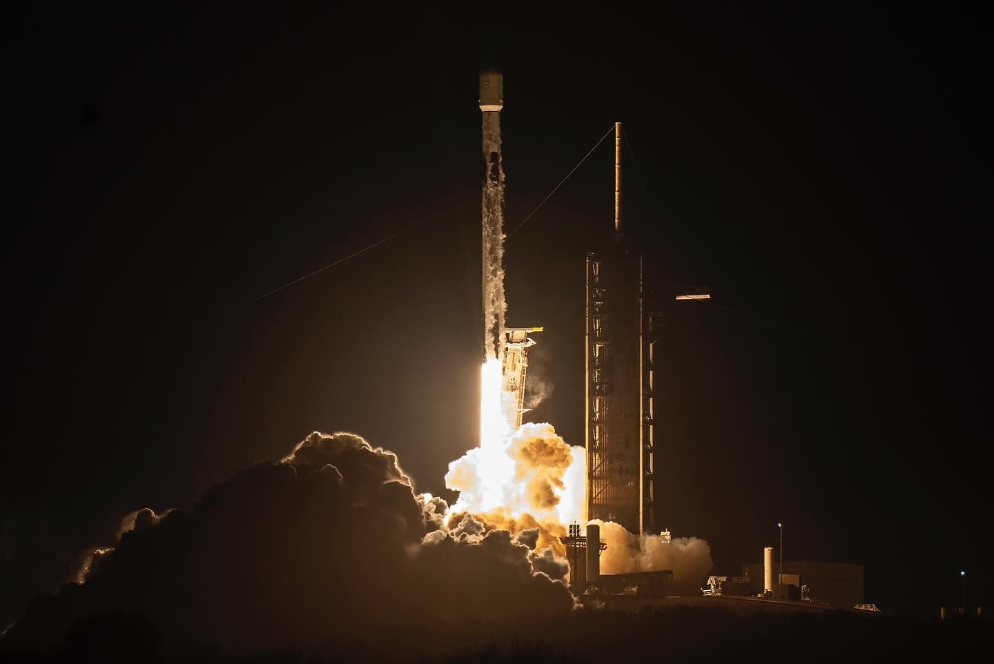 Falcon 9 liftoff from LC-39A (IM-2)