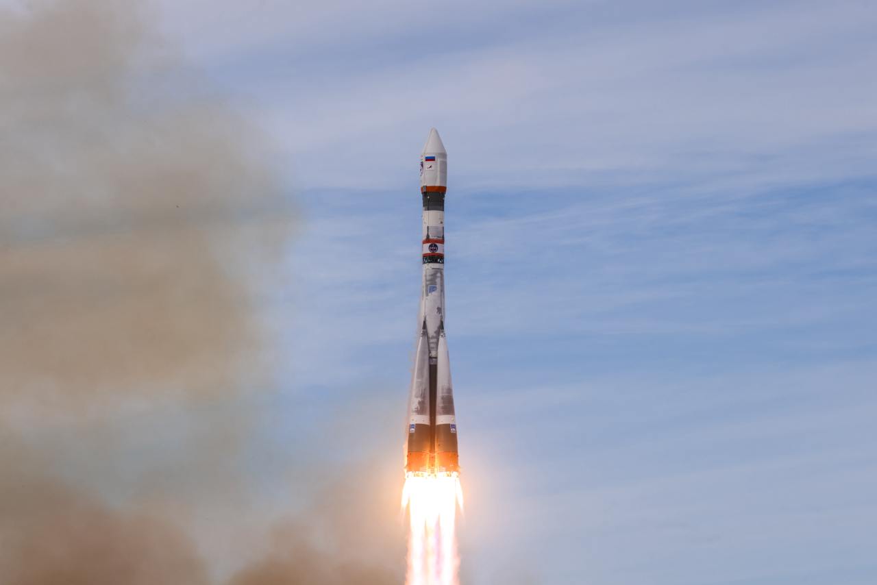 Soyuz 2.1b liftoff from pad 31/6 (Resurs-P No.5)