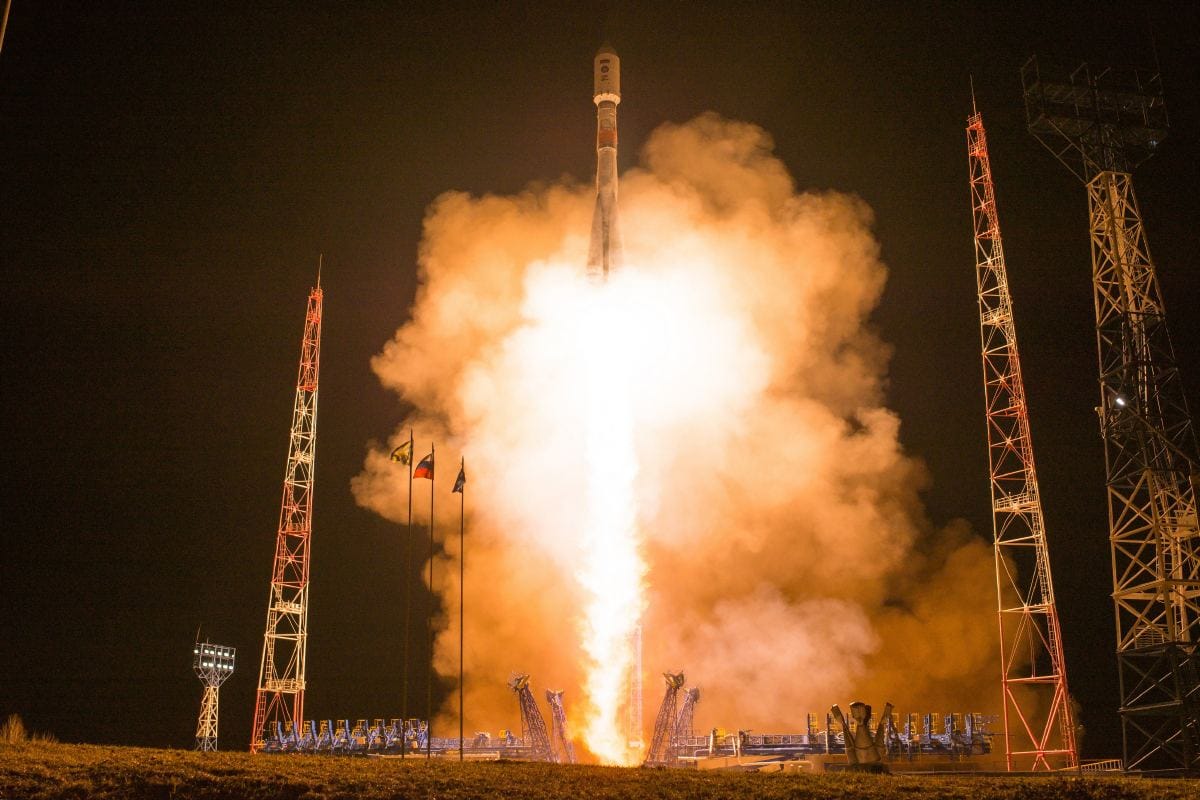 Soyuz 2.1b liftoff (Kosmos)