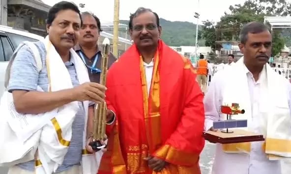 ISRO Chief  Narayanan Visits Tirumala with GSLV-F17, EOS-05 Rocket Models ISRO Chief  Narayanan Visits Tirumala with GSLV-F17, EOS-05 Rocket Models