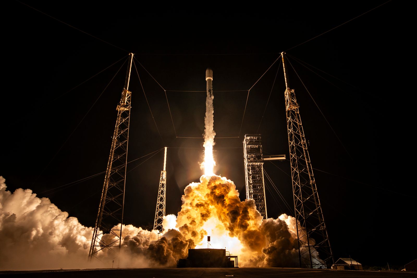 Falcon 9 liftoff from SLC-40 (EchoStar 25)