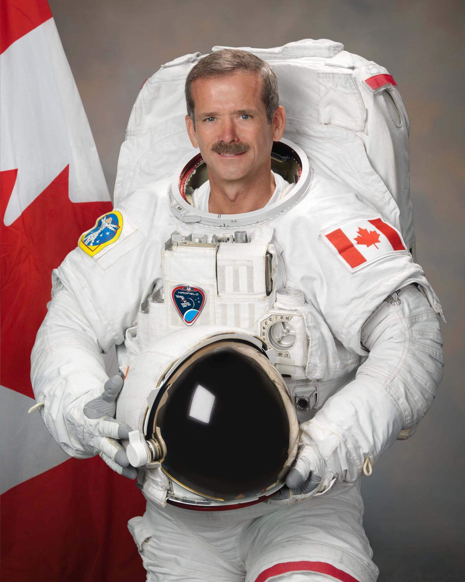 Chris Hadfield official portrait