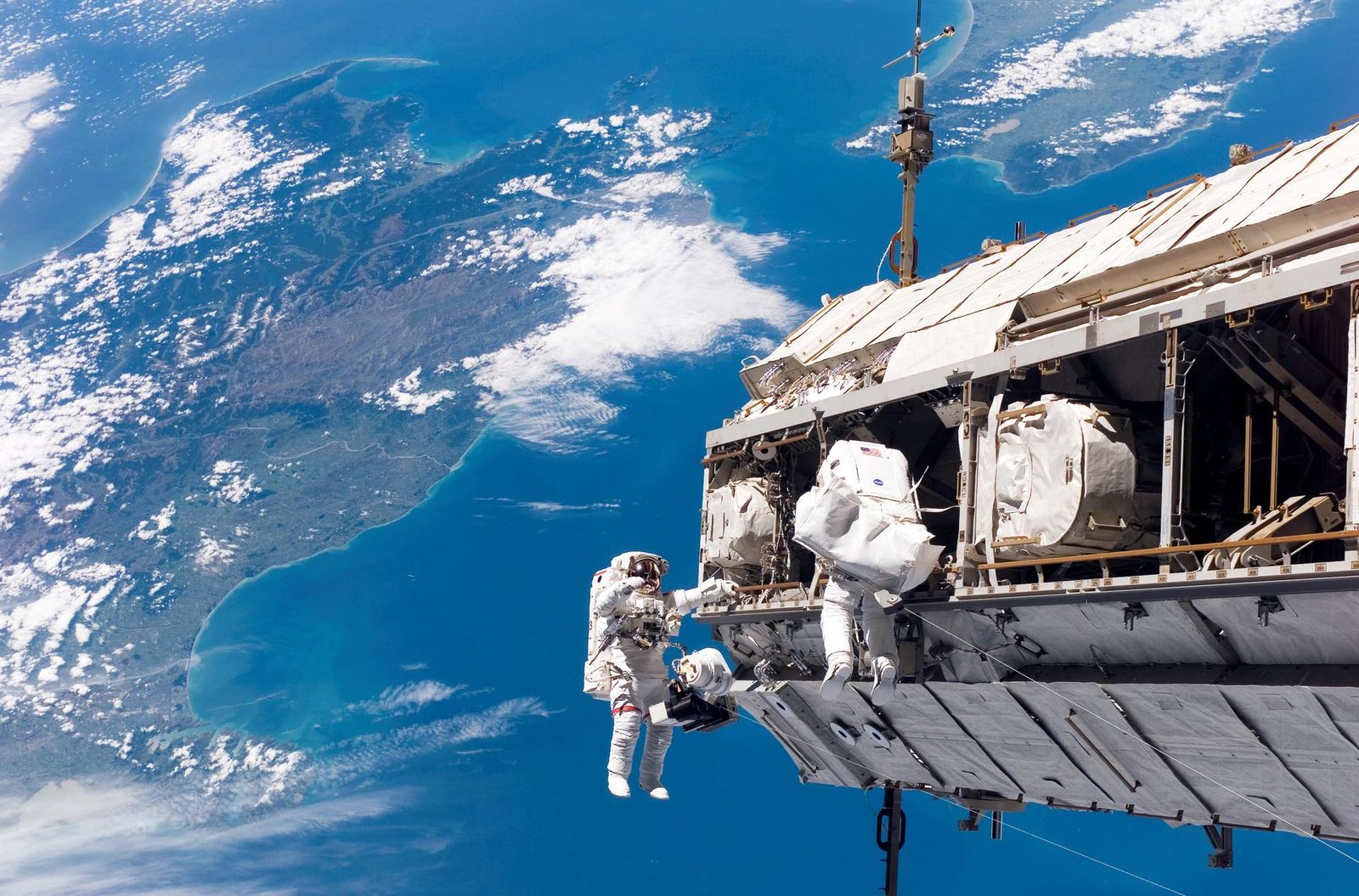 US EVA Astronaut outside the ISS
