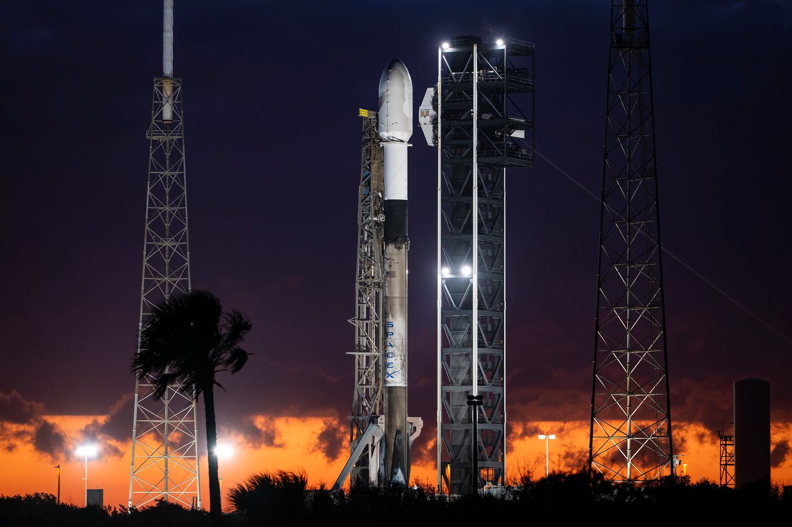 Falcon 9 on SLC-40 (GPS III-9)