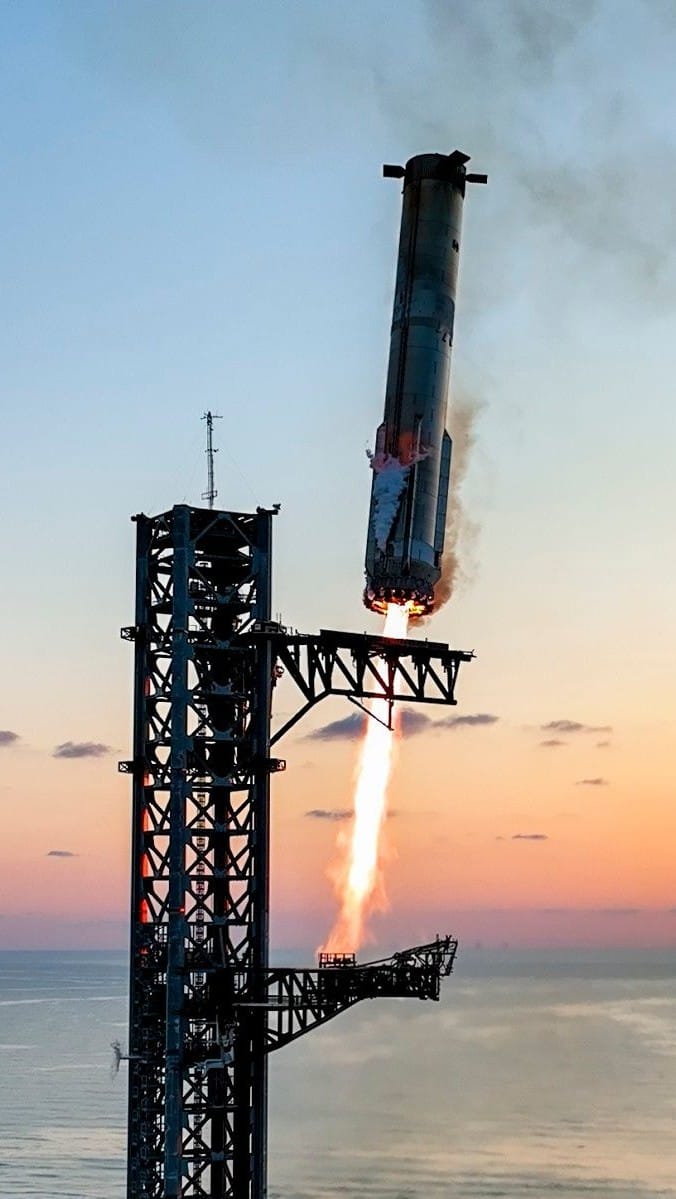 Booster 12 during catch (IFT-5)