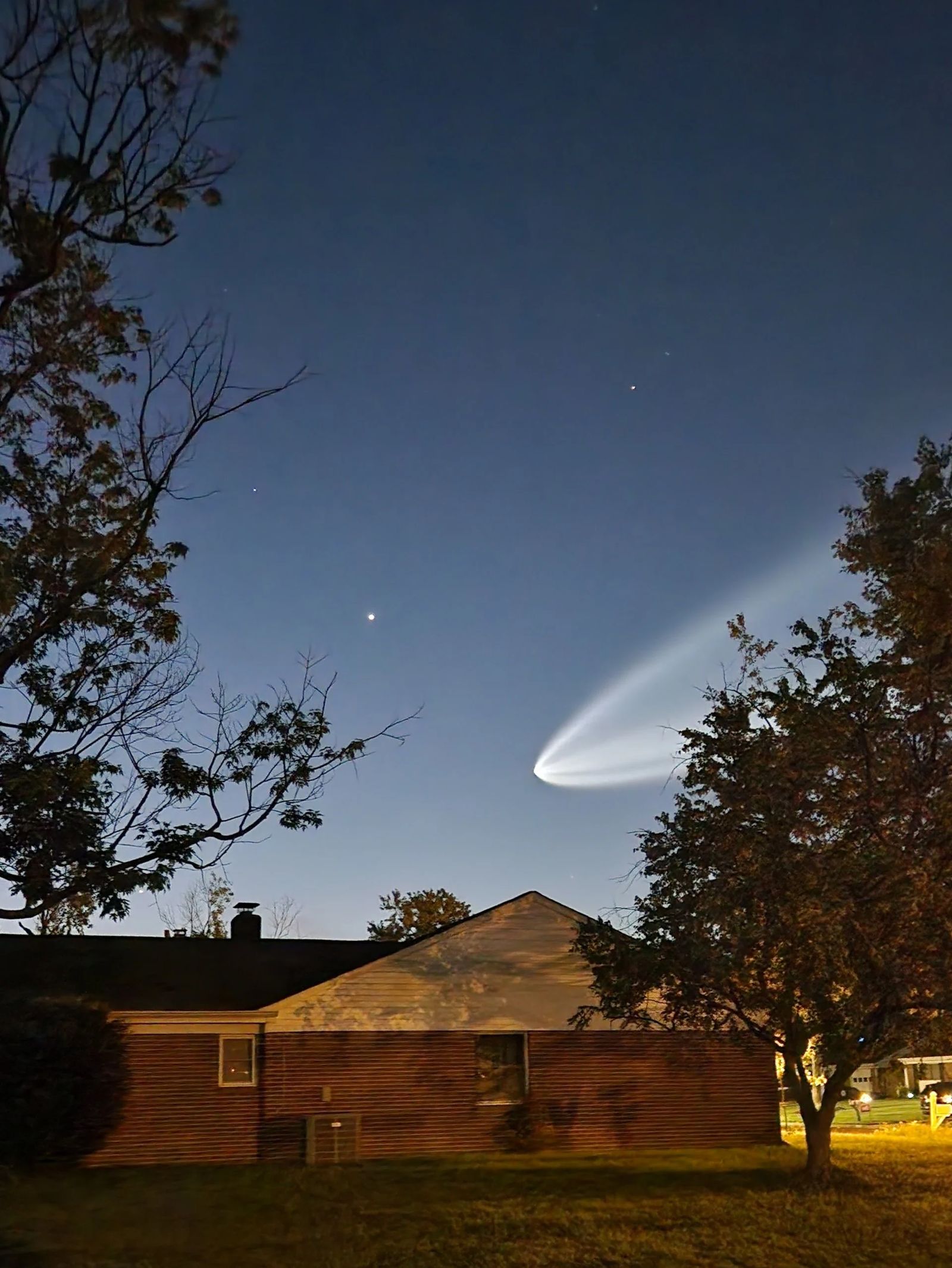 A July 26th, 2025 Starlink morning launch, as seen from Virginia Beach. Credit: Dave Dickinson.