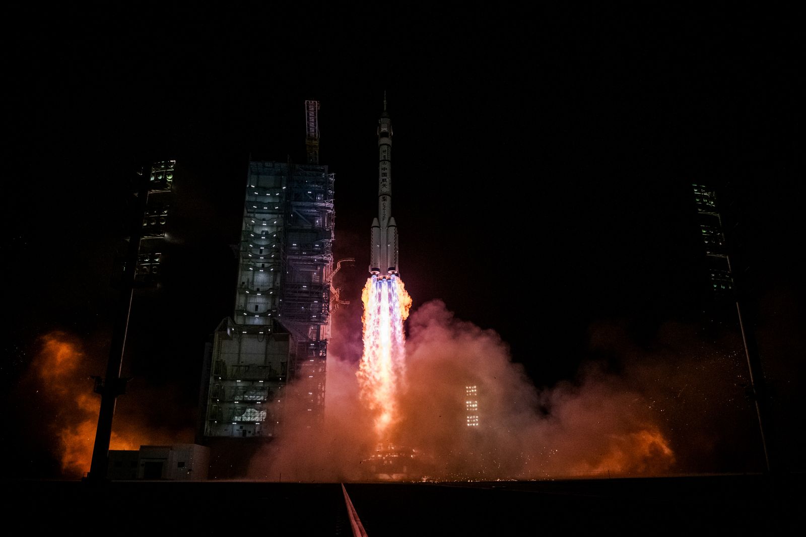 CZ-2F/G liftoff (Shenzhou 18)