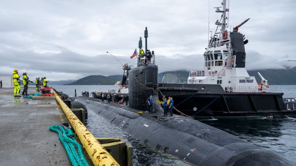 USS Delaware til kai ved Grøtsund havn.