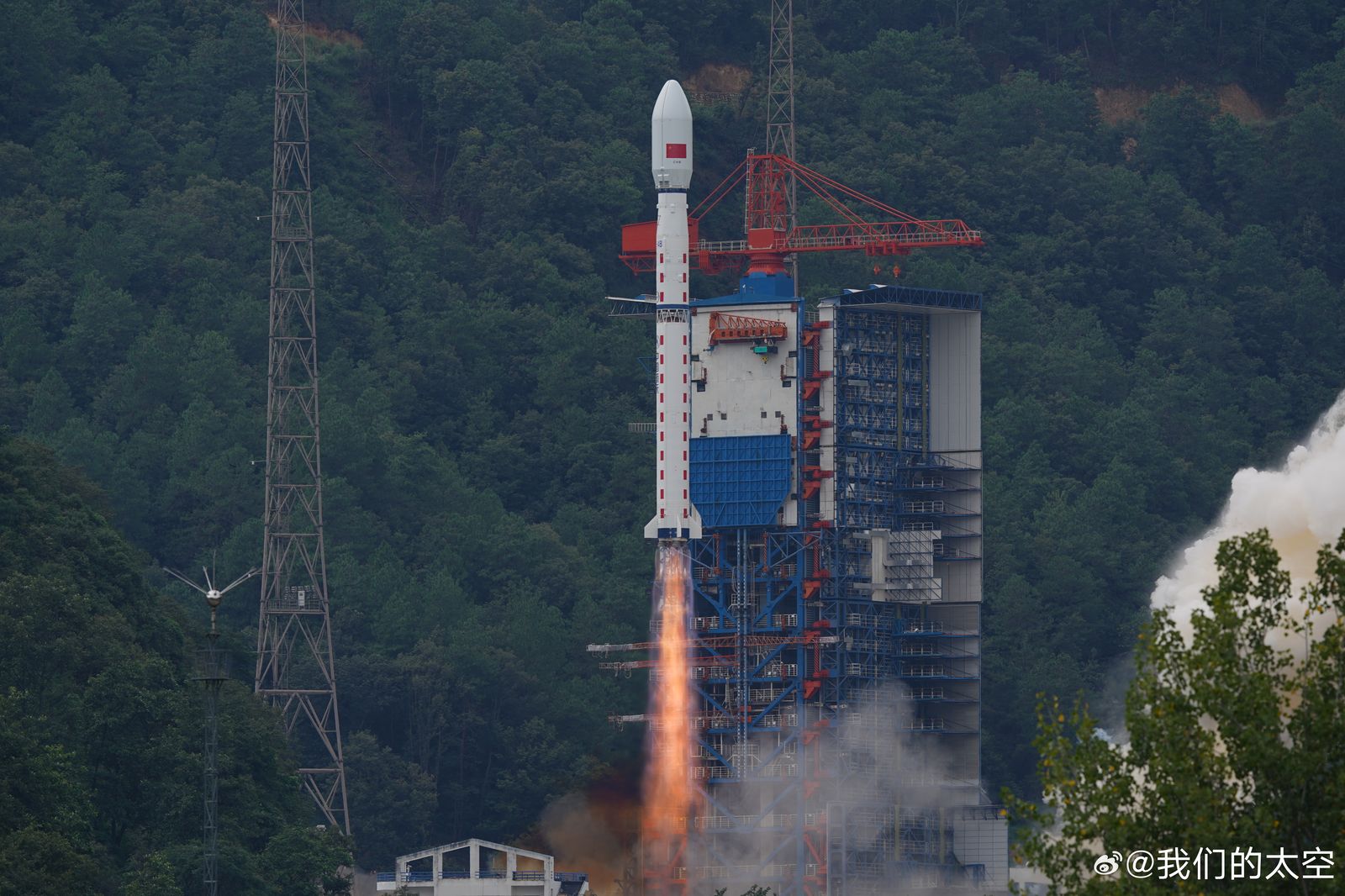 CZ-4B liftoff (Y72)