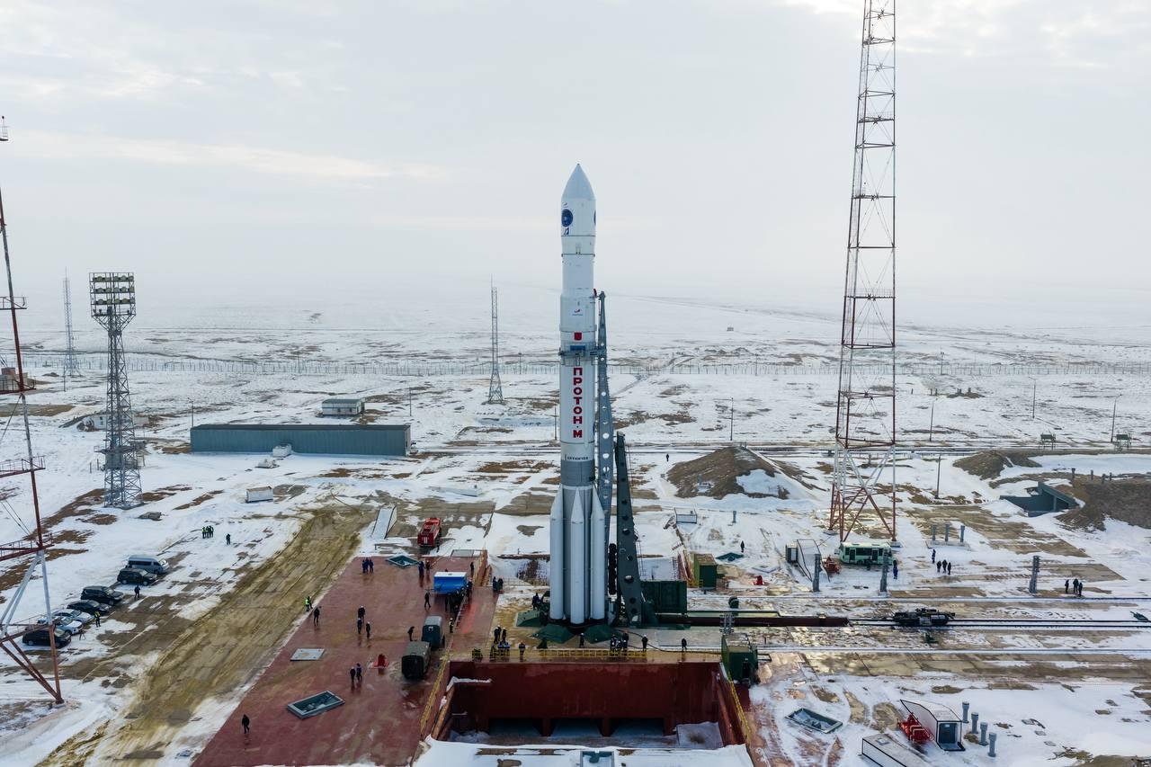 Proton on the launch pad (Elektro-L No.5)