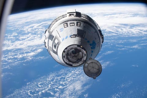 Boeing Starliner in orbit (OFT-2)