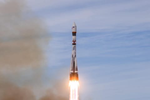 Soyuz 2.1b liftoff from pad 31/6 (Resurs-P No.5)