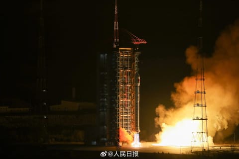 CZ-2D liftoff (PIESAT-2 09-12)