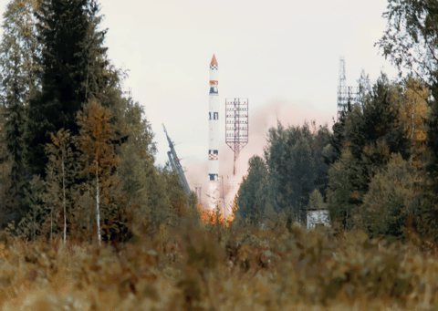 Tsyklon-3 launching a Meteor-3 satellite at Plesetsk Cosmodrome in August 1991