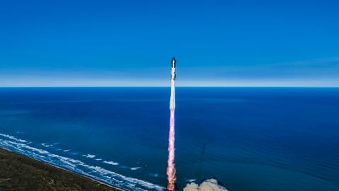 Starship liftoff (IFT-6)