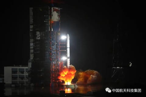 发射瞬间