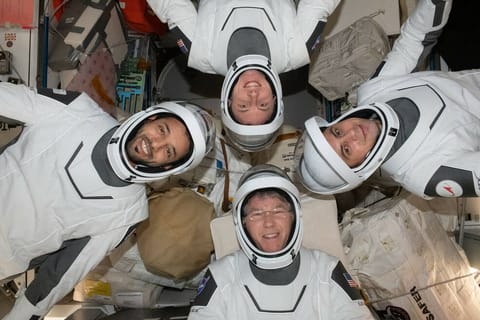 Crew-6 suited up in the ISS
