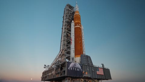 SLS rolling out (Artemis I)