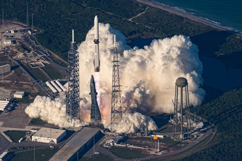 Blue Origin's 320-foot-tall (98-meter) New Glenn rocket lifts off from Cape Canaveral Space Force Station, Florida. Credit: Blue Origin