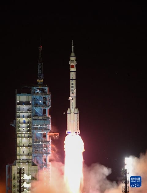 发射瞬间