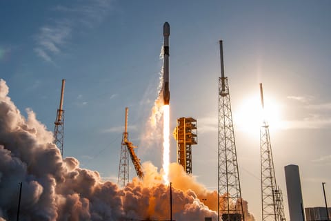 Falcon 9 liftoff from SLC-40 (Cygnus NG-23)