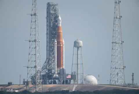 SLS rolling out (Artemis I)