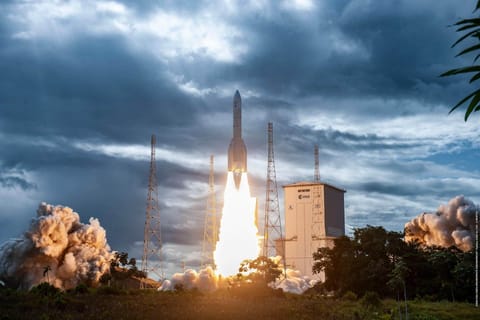 Ariane 62 liftoff (Maiden Flight)