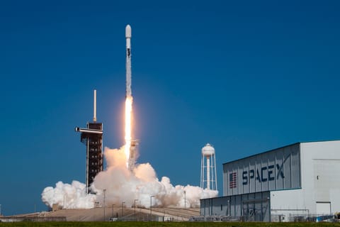Falcon 9 liftoff from LC-39A (Koreasat 6A)