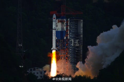 CZ-2D liftoff from LC-3 (Yaogan 42-01)