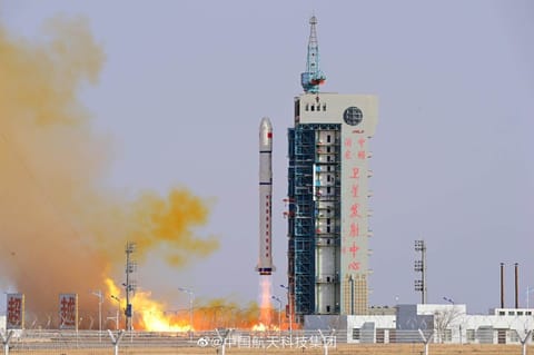 Long March 2D liftoff from Launch Area 4 (Yaogan 37 & Shiyan 22A/B)