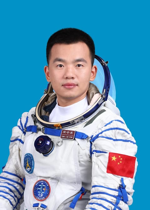 Song Lingdong official portrait