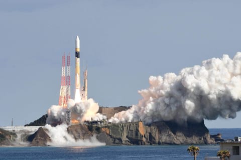 H-IIA 202 liftoff from LP-1 (IGS Radar 7)