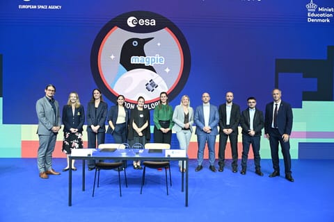 The ESA and ispace-Europe MAGPIE team at the signing ceremony