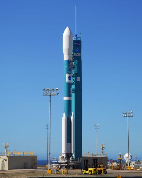 Delta II 7420-10C on the pad (COSMO-4)