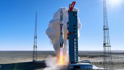 ZQ-3 Flight 1 Liftoff