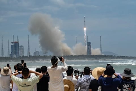 A Long March-10B carrier rocket blasts off from a commercial spacecraft launch site in Wenchang, south China’s Hainan province, on Friday. Photo: Xinhua