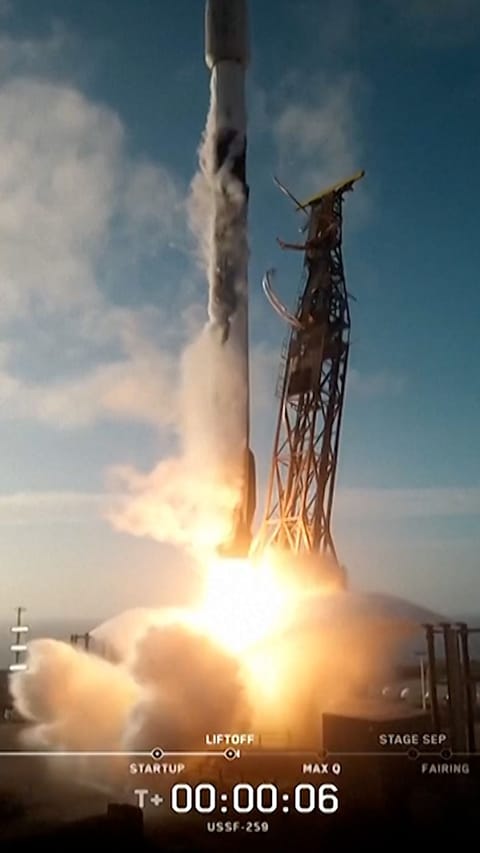 26091703_SpaceXFalcon-hnk-digvid-vrtc-clean-thumbnail.jpg