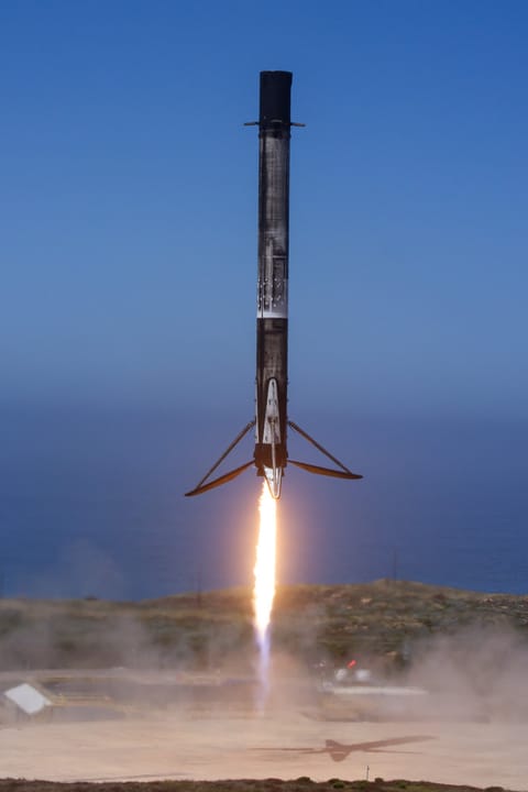 B1075 landing on LZ-4 during Transporter-11 launch