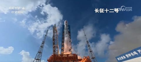 发射瞬间