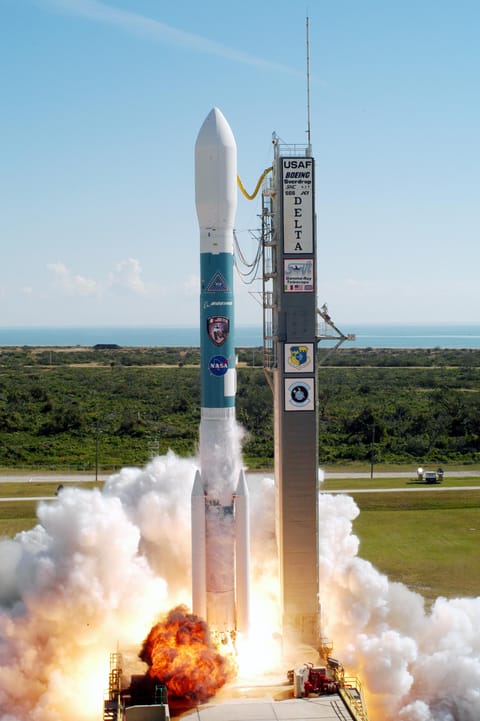 Delta II liftoff from SLC-17A (Swift)