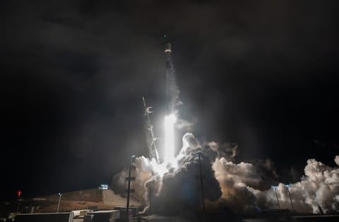 SpaceX Falcon 9 Starlink Vandenberg launch | TeslaNorth.com SpaceX Falcon 9 launching Starlink satellites from California