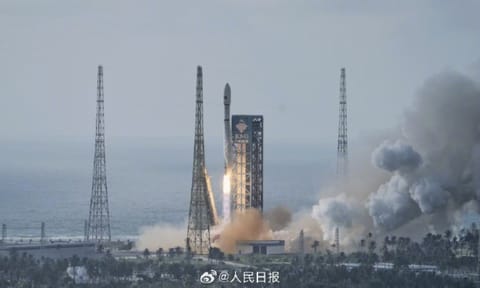 发射瞬间
