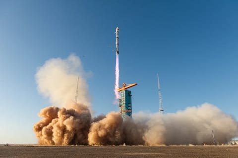 发射瞬间