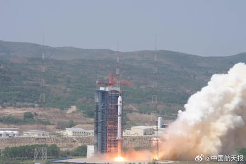 CZ-2D Y98 liftoff