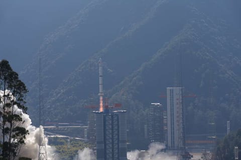 发射瞬间