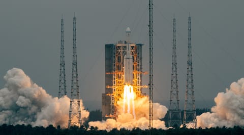 CZ-8 liftoff from pad 201 (Queqiao-2)